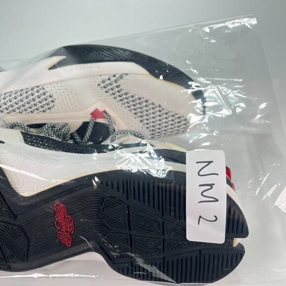 Adidas D Lillard 2 White Black Athletic Sneakers Basketball Shoes Men\'s Size 12